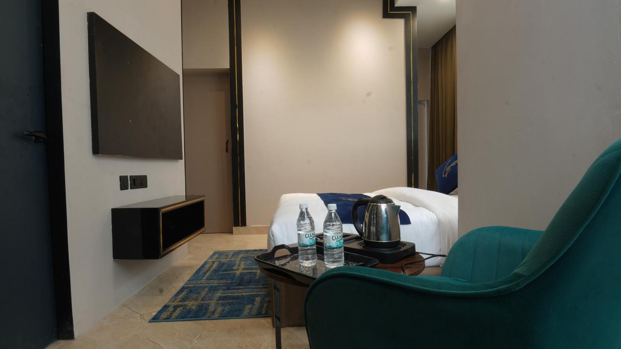 Aquila Grand Suites - Noida Sector 136 Zewnętrze zdjęcie