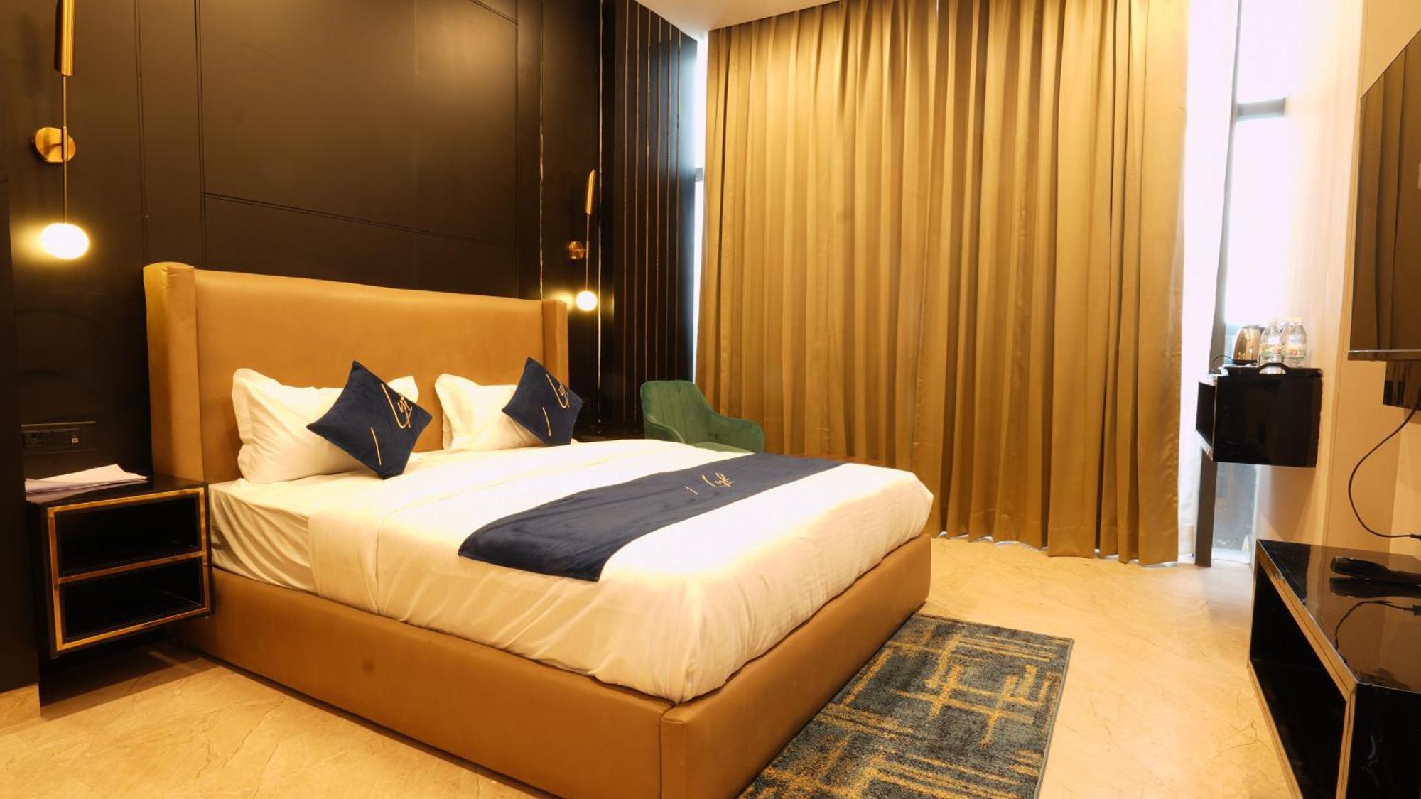 Aquila Grand Suites - Noida Sector 136 Zewnętrze zdjęcie