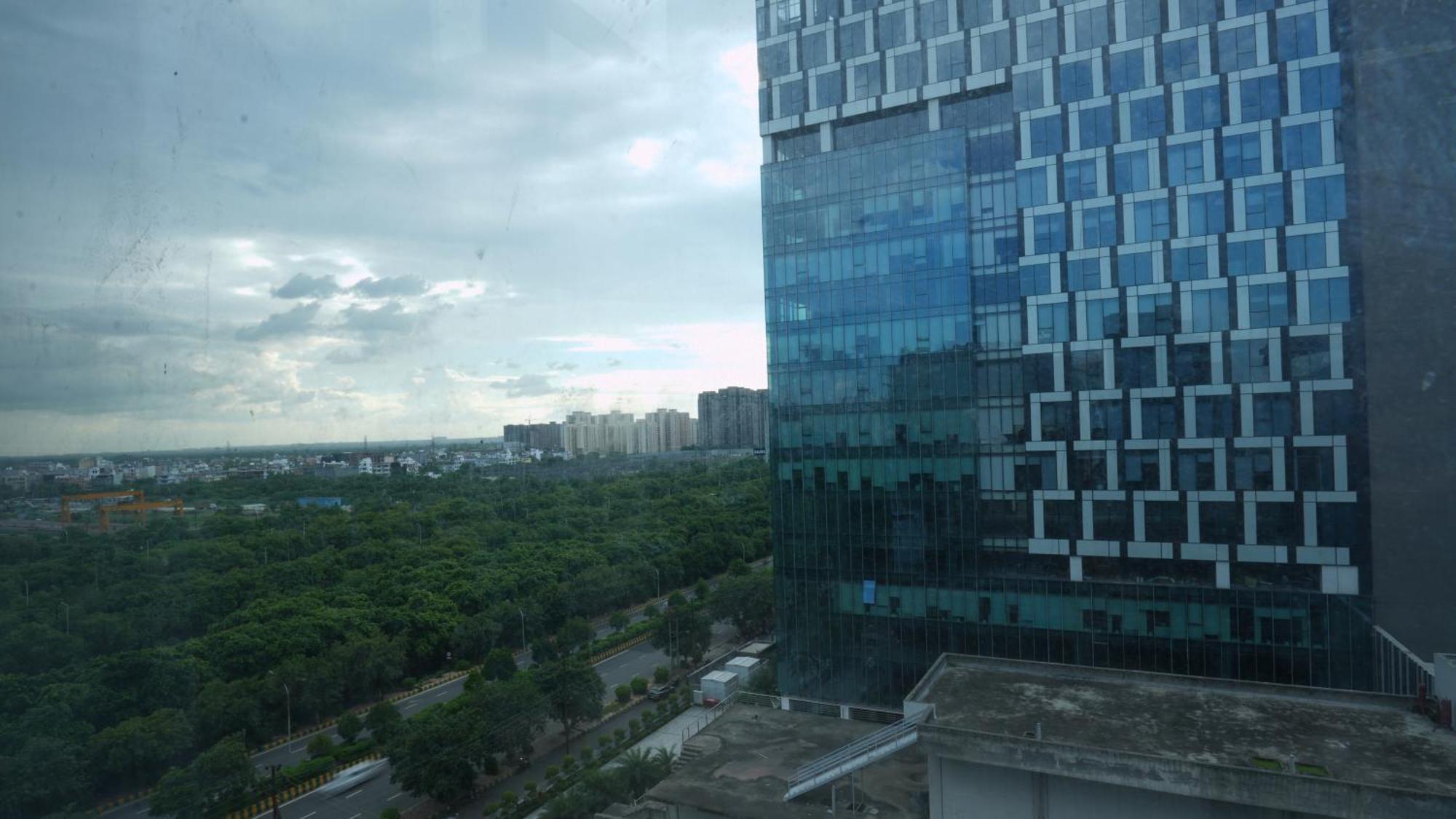 Aquila Grand Suites - Noida Sector 136 Zewnętrze zdjęcie