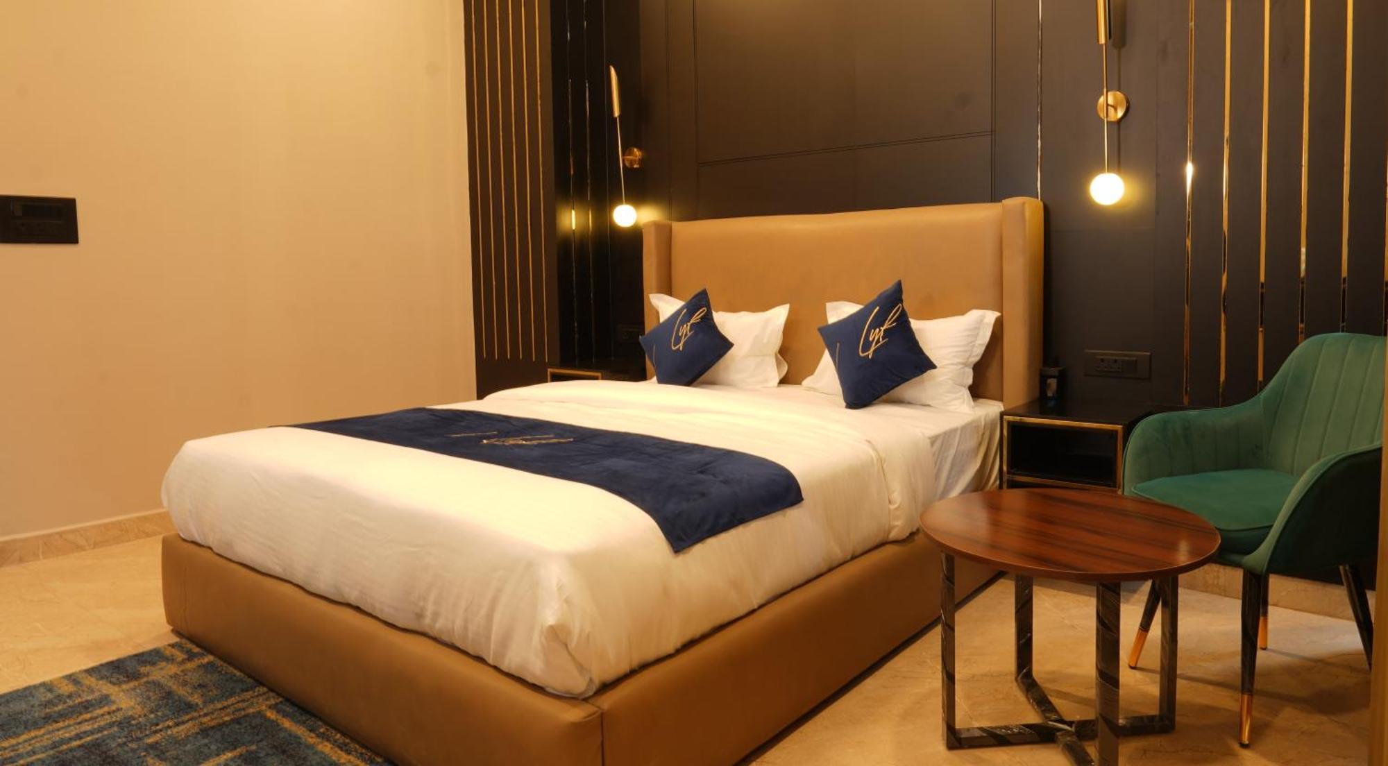 Aquila Grand Suites - Noida Sector 136 Zewnętrze zdjęcie