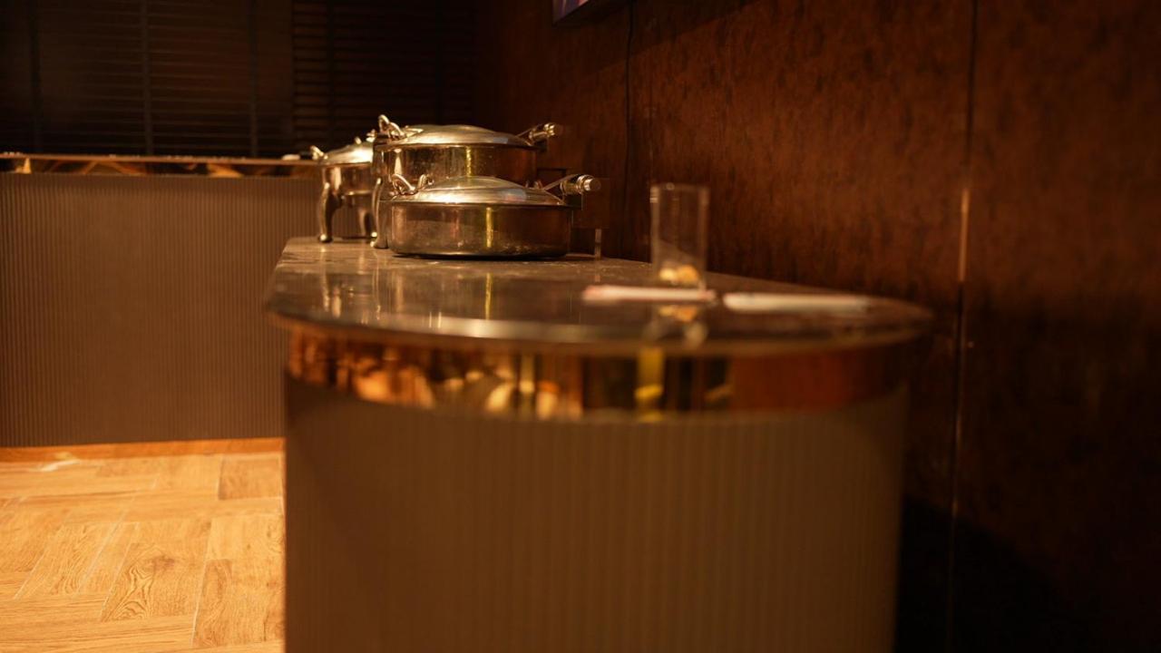 Aquila Grand Suites - Noida Sector 136 Zewnętrze zdjęcie